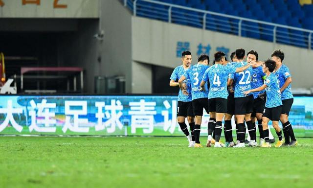  羽毛球附加赛焦点战：祁连雄狮队淘汰对手塞外雷豹队，外线火力全开。技战术储备厚实-开云下载