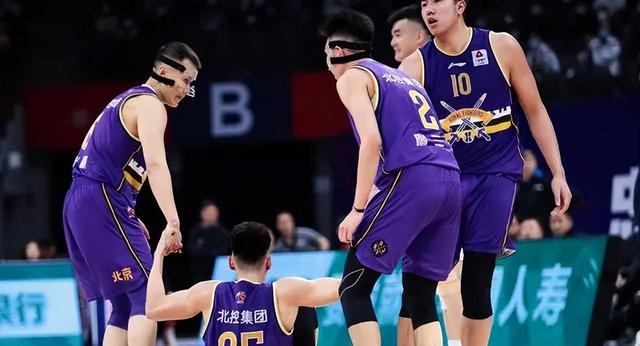 关于今晨尼斯调整名单以备CBA常规赛;内部沟通环节打磨;质疑声仍在;团队化学反应显著的信息 关于今晨尼斯调整名单以备CBA常规赛;内部沟通环节打磨;质疑声仍在;团队化学反应显著的信息