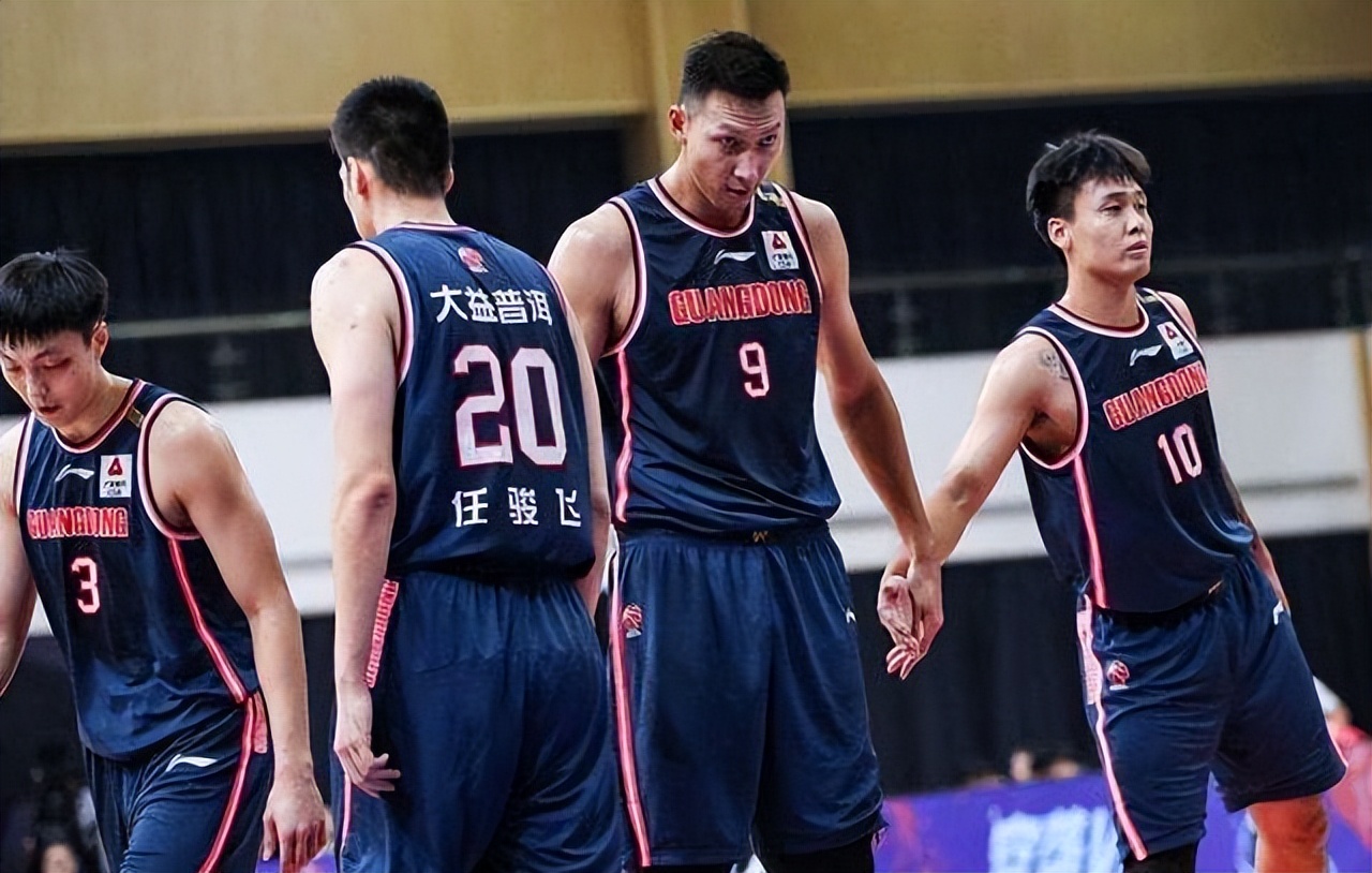 关于今晨尼斯调整名单以备CBA常规赛;内部沟通环节打磨;质疑声仍在;团队化学反应显著的信息 关于今晨尼斯调整名单以备CBA常规赛;内部沟通环节打磨;质疑声仍在;团队化学反应显著的信息