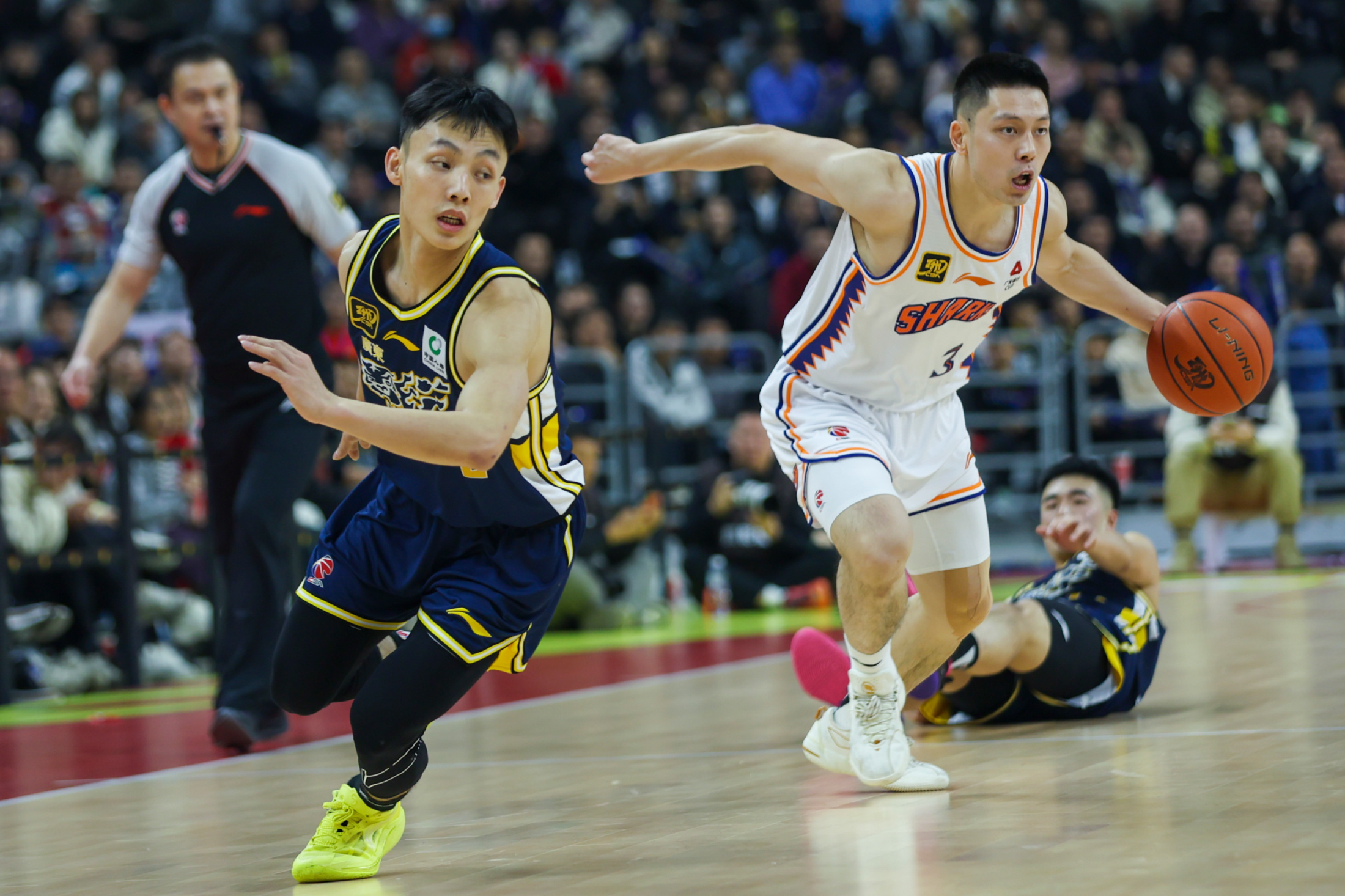 加时末段广州队备战NBA总决赛,完成体检细节曝光,气氛紧张,赛程密集仍需轮换的简单介绍 加时末段广州队备战NBA总决赛,完成体检细节曝光,气氛紧张,赛程密集仍需轮换的简单介绍