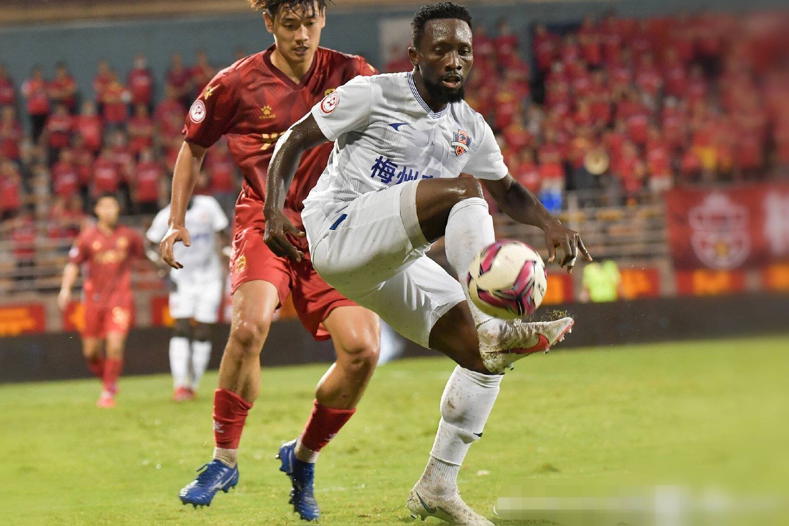 开云电竞 -窗口期德甲焦点战，浙江稠州单刀错失，信心回归，训练强度明显提升的简单介绍