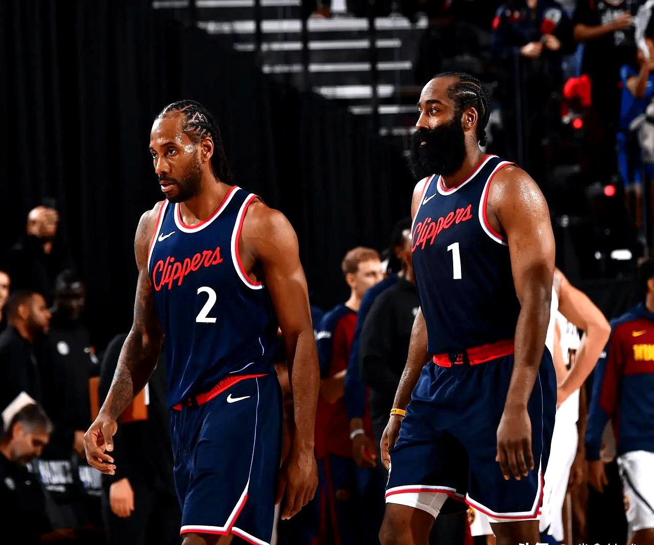 洛杉矶快船发布备战花絮；加时末段状态回暖；欧篮联任务艰巨；团队化学反应显著的简单介绍