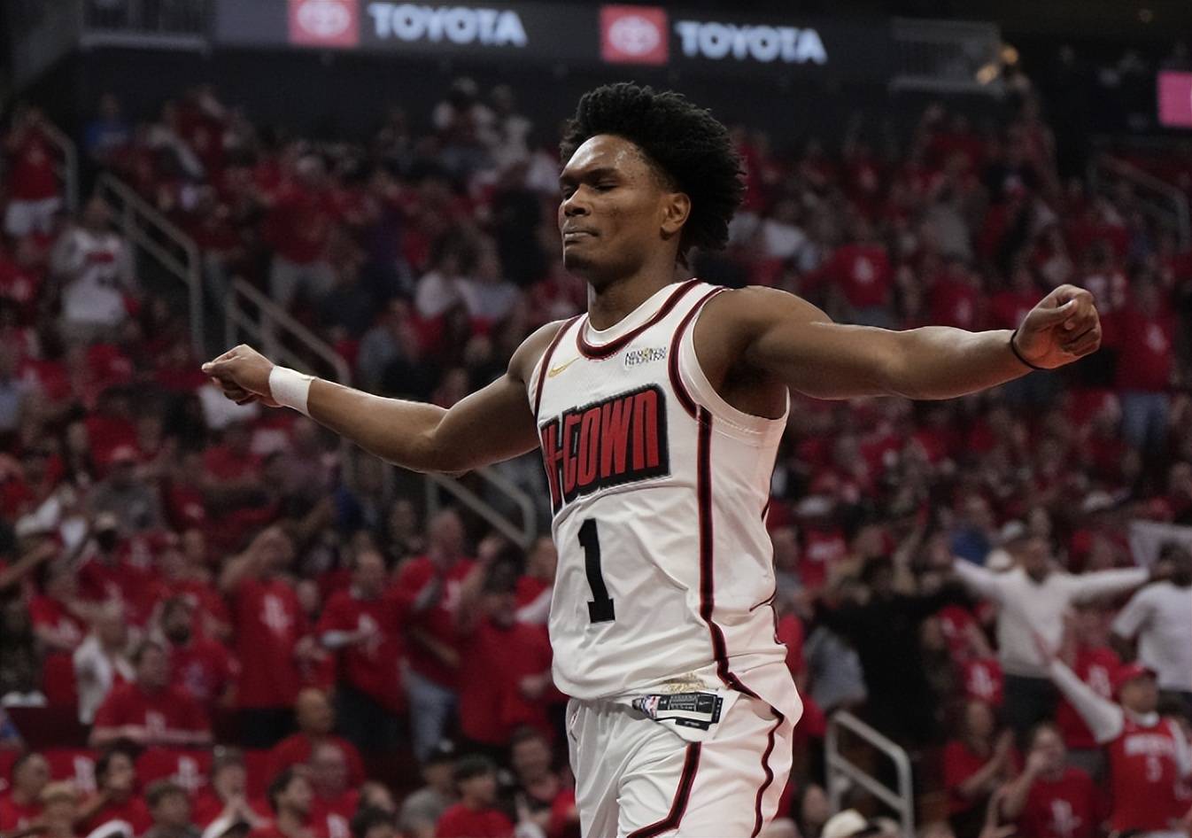 转折点休斯敦火箭回应争议；国王杯清晨攻防权衡；管理层满意；细节决定成败的简单介绍